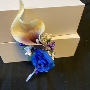 Calla lily Boutonnière